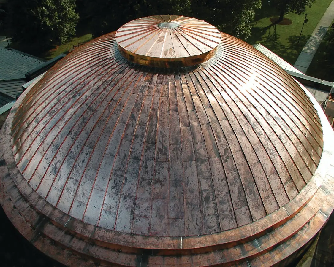 Craftsman Roofing crew installing a new roof in Scotts Mills